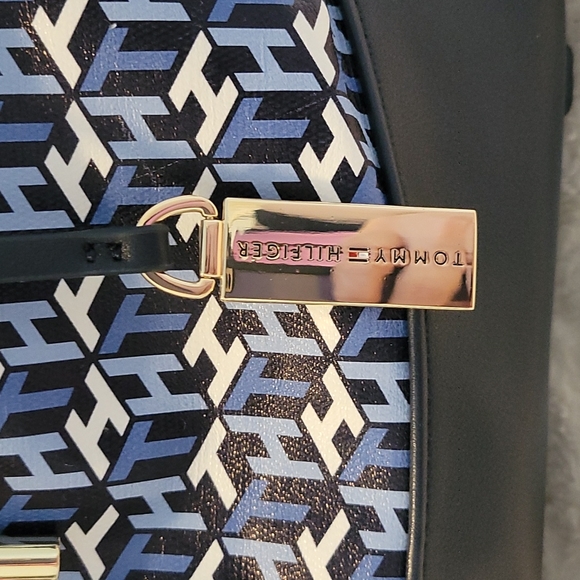 TOMMY HILFIGER Kimberly Logo Backpack 🎒 - Picture 10 of 13